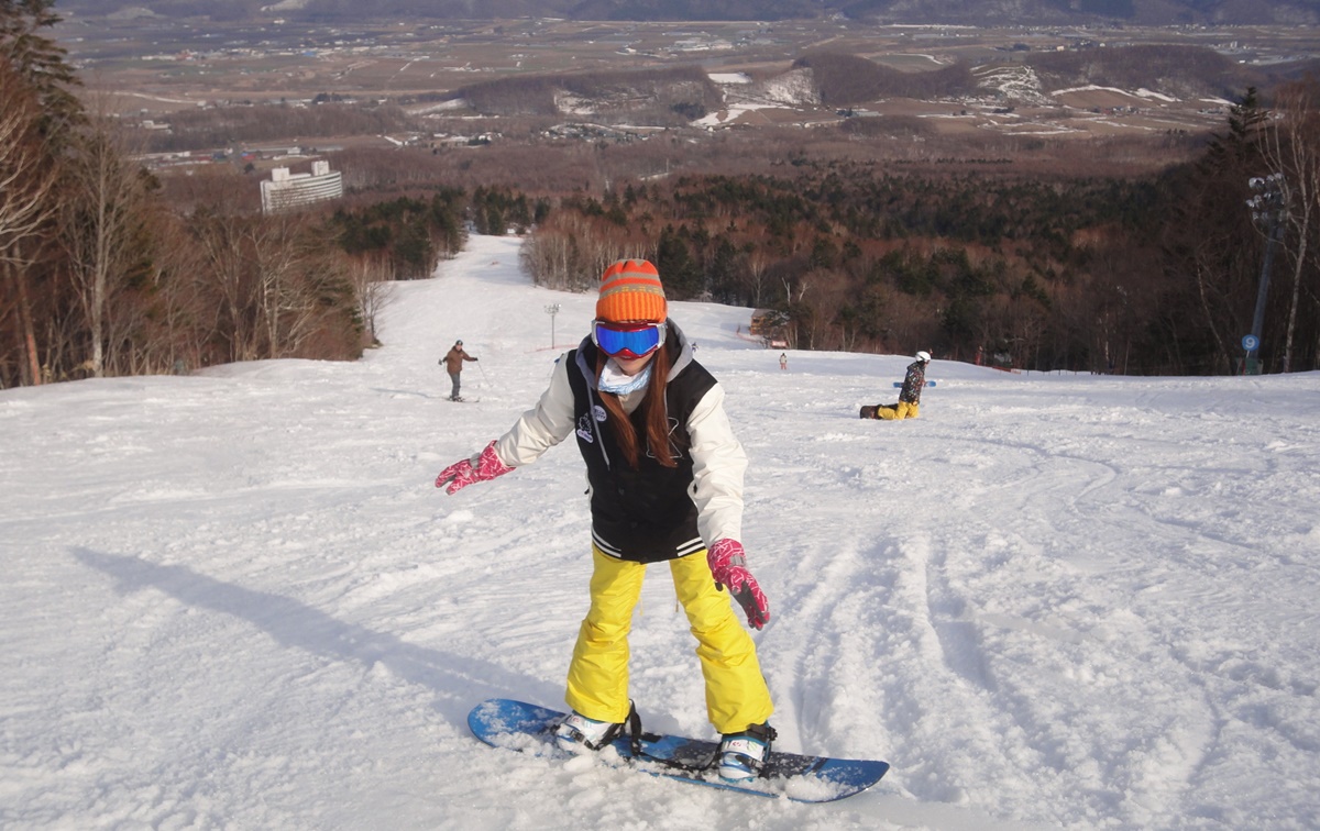 北海道滑雪愛好者的粉雪天堂-Furano富良野滑雪場（富良野スキー場）Snowboard開滑囉！ @。CJ夫人。