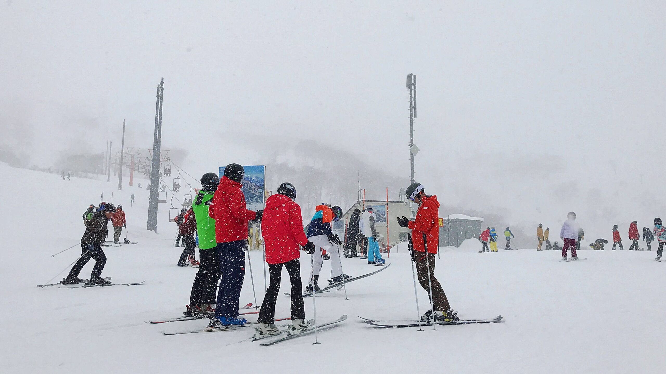 第一次新手初學滑雪，應該選擇Snowboard板還是Ski雙板？ @。CJ夫人。