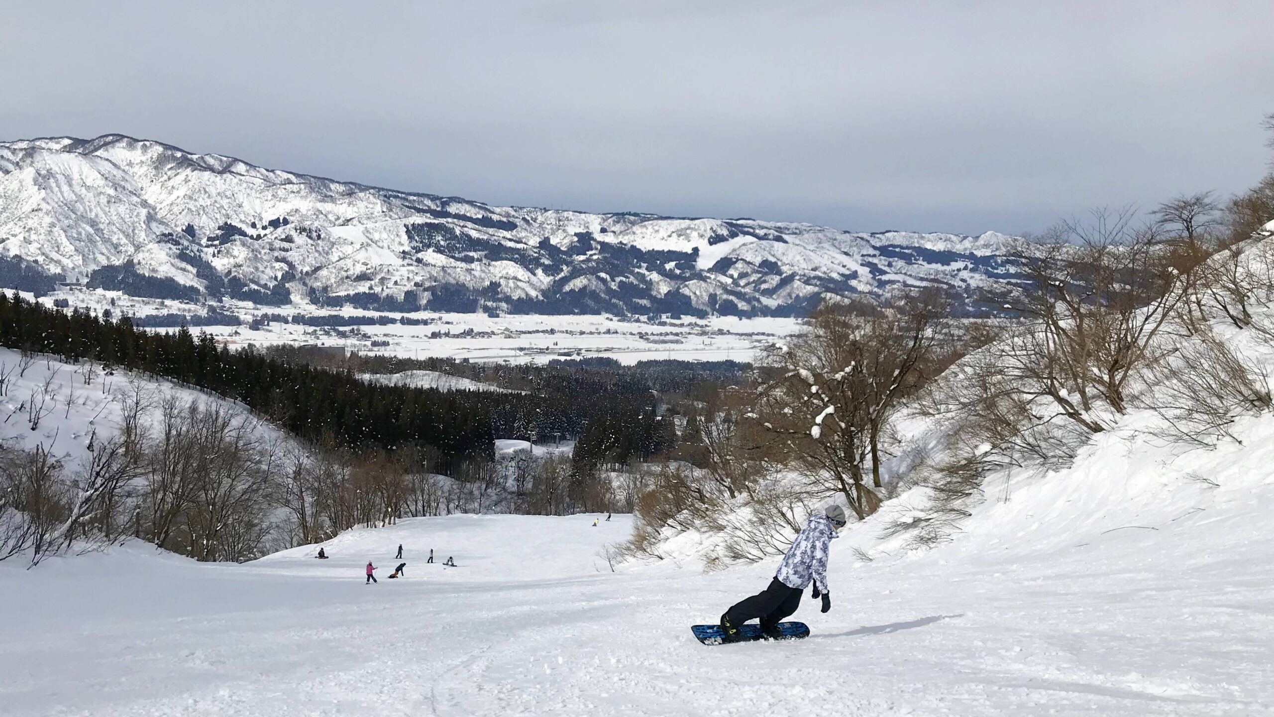 持續精進自己的Snowboard／ski滑雪教練生涯，做你一輩子的滑雪夥伴｜日本自助滑雪教練媒合平台SKIDIY @。CJ夫人。
