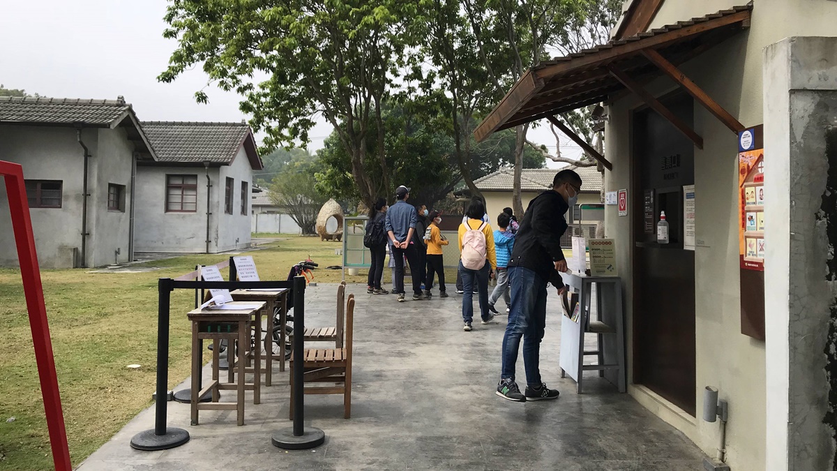 探索老台灣人的守望相助與人情味，高雄左營眷村與黃埔新村周邊人文生活一日遊小旅行 @。CJ夫人。