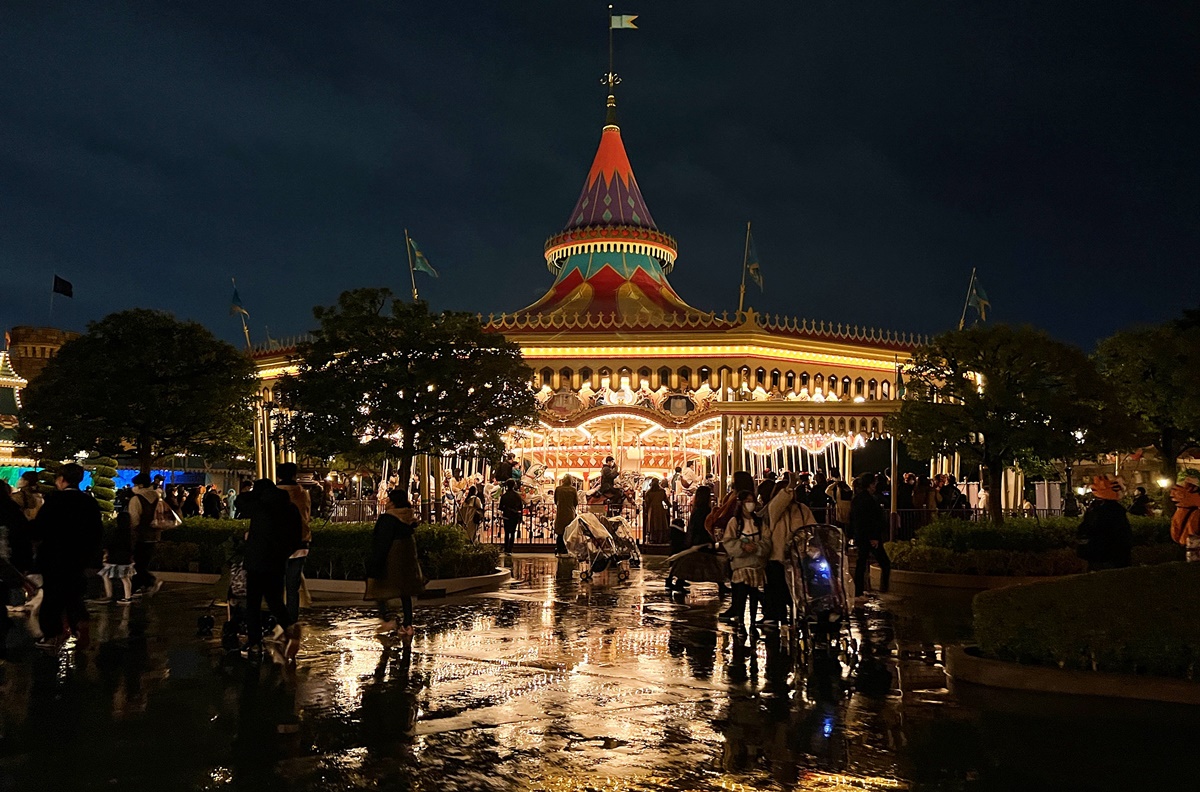 意外看見夢想國度特浪漫的美！捕捉下雨天裡的日本東京迪士尼樂園 @。CJ夫人。