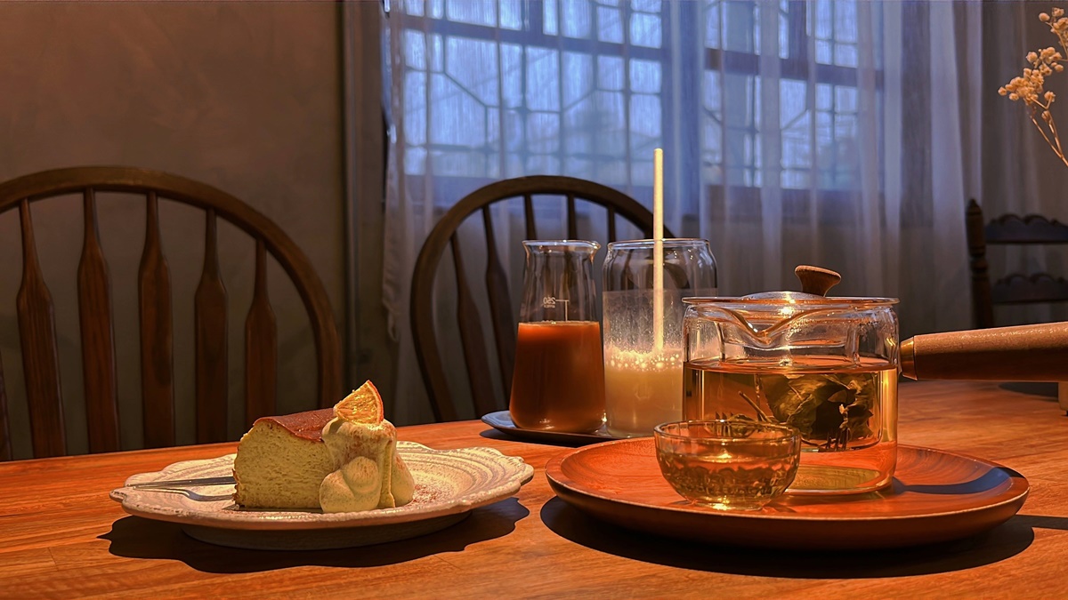 寄情於茶的雅致午後，讓茶食時光變得新奇又風趣。這是一間精緻美好的台灣茶食藝術空間，嘉義市純白系老宅 起風茶室 The Wind Rises @。CJ夫人。