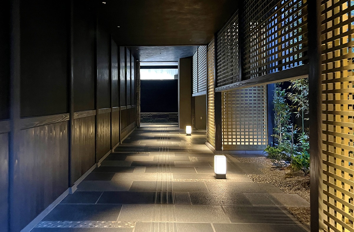The Blossom Kyoto京都五條一日探索指南：從品嚐迎賓生抹茶凍、開箱塌塌米三人房，和洋食自助早餐、再到體驗日式櫻花意象的風呂浴場 @。CJ夫人。