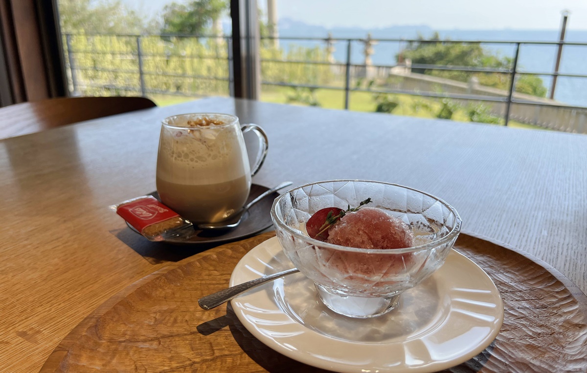 令人賞心悅目的夏日冰店！赤穗名物鹽の專賣店、咖啡廳與甜食露臺｜兵庫瀨戶內海海邊咖啡廳Amami Terrace @。CJ夫人。