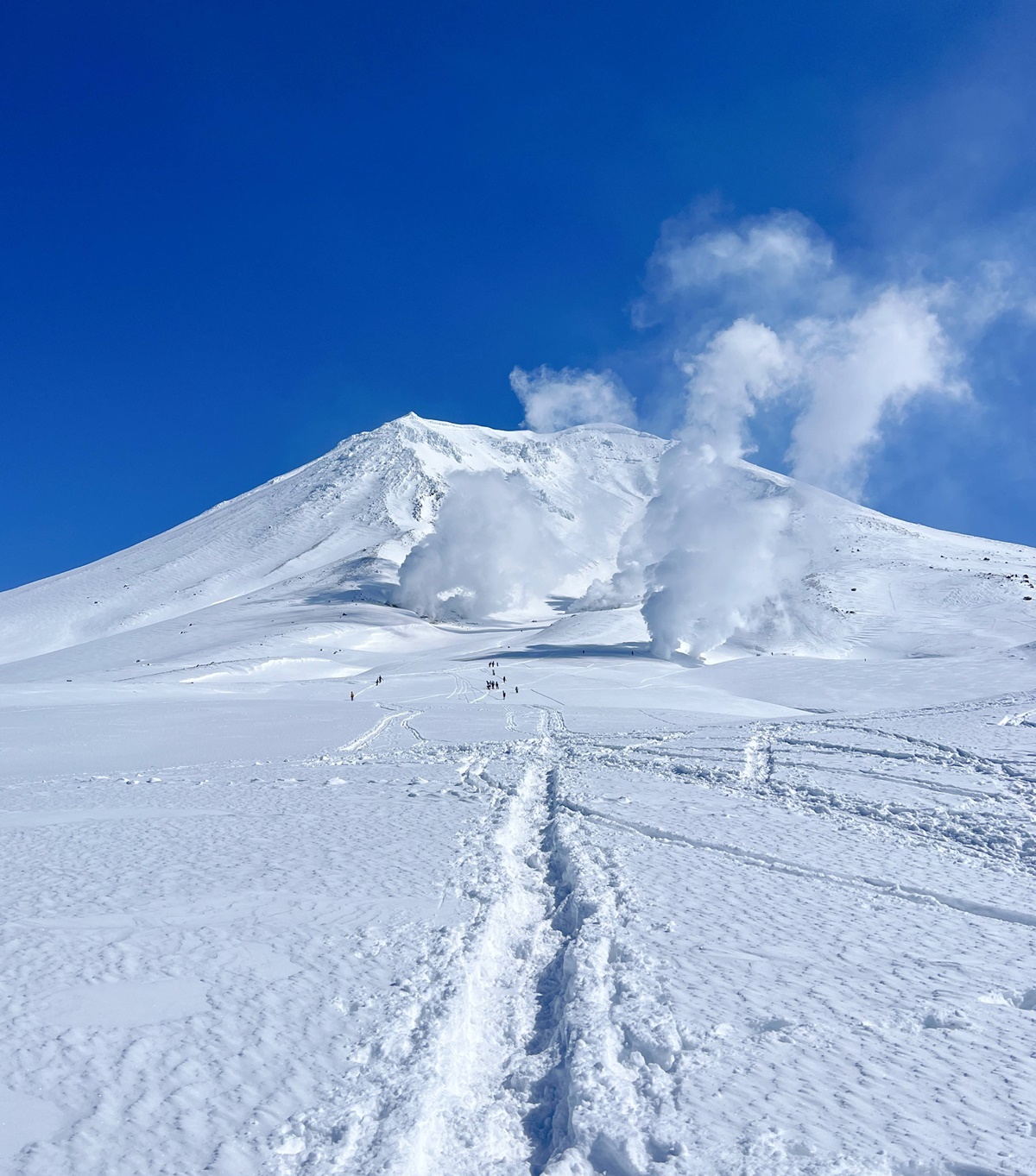 一步步接近北海道的最高點，正式邁入眾神遊樂園的大雪山國立公園｜北海道大雪山旭岳（Mt. Asahidake）、冬天雪地健行與大雪山旭岳纜車一日紀行 @。CJ夫人。