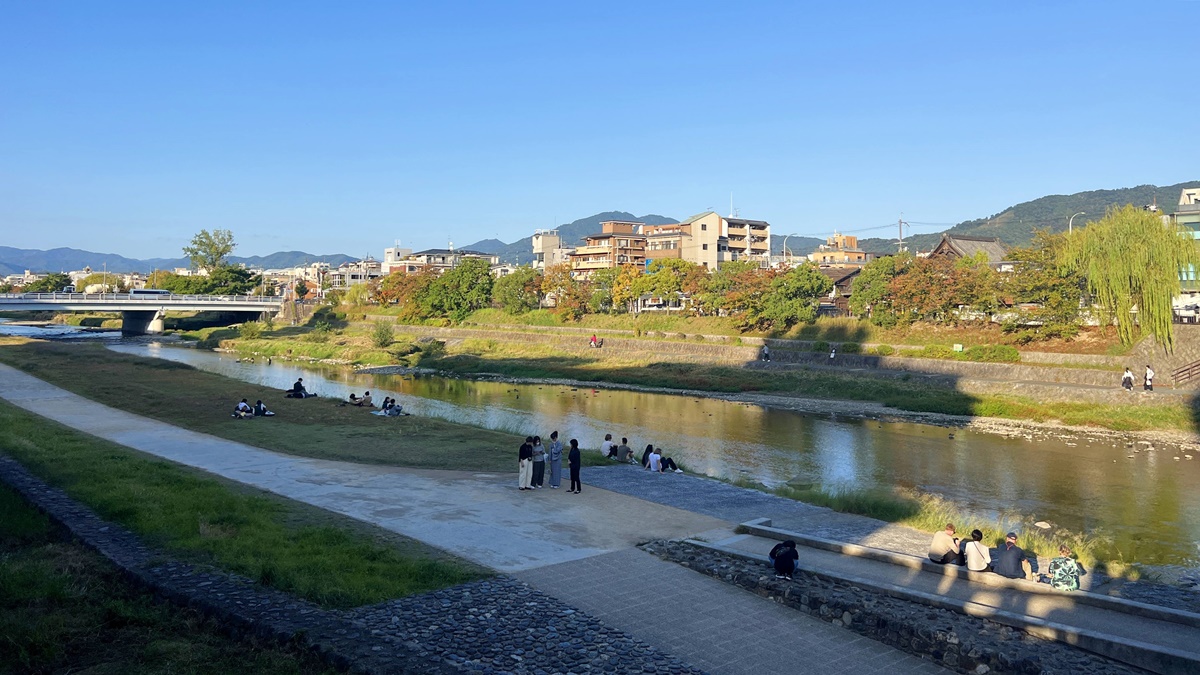 享受著漫步京都三條通的徒步旅行、購物、美食散策，直至深夜！推薦給夜宿京都也注重CP值的你｜OMO5 京都三條 by 星野集團 @。CJ夫人。