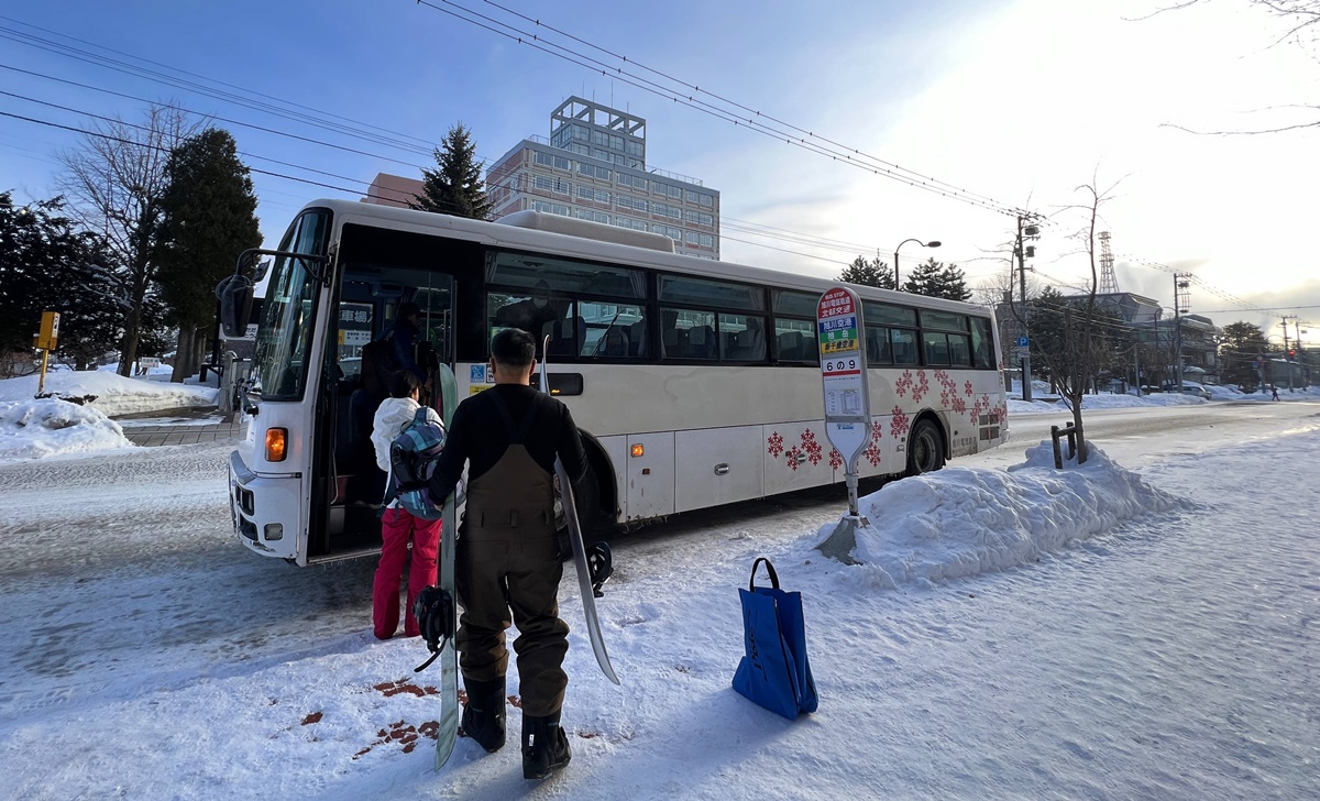 日本北海道滑雪城市，旭川市Asahikawa的霸氣宣言：讓每個人都能輕鬆抵達雪地，隨時展開冬季滑雪運動的一天！ @。CJ夫人。