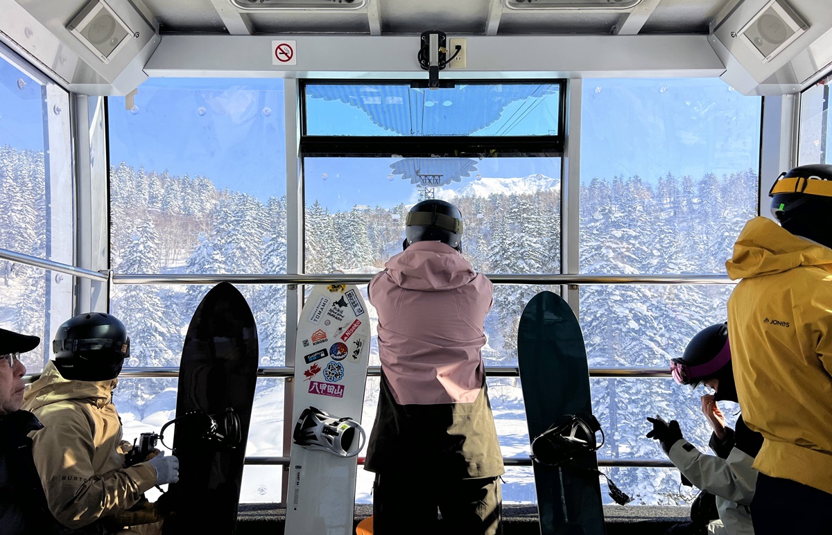 日本北海道滑雪城市，旭川市Asahikawa的霸氣宣言：讓每個人都能輕鬆抵達雪地，隨時展開冬季滑雪運動的一天！ @。CJ夫人。