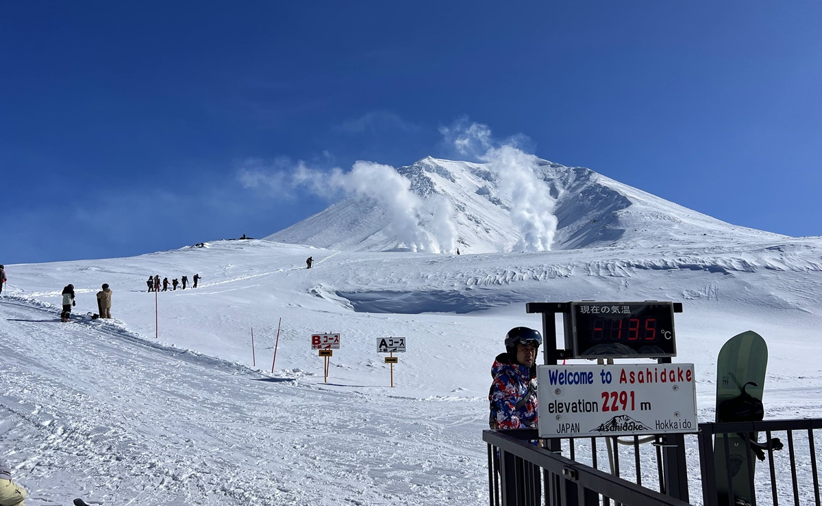 一步步接近北海道的最高點，正式邁入眾神遊樂園的大雪山國立公園｜北海道大雪山旭岳（Mt. Asahidake）、冬天雪地健行與大雪山旭岳纜車一日紀行 @。CJ夫人。