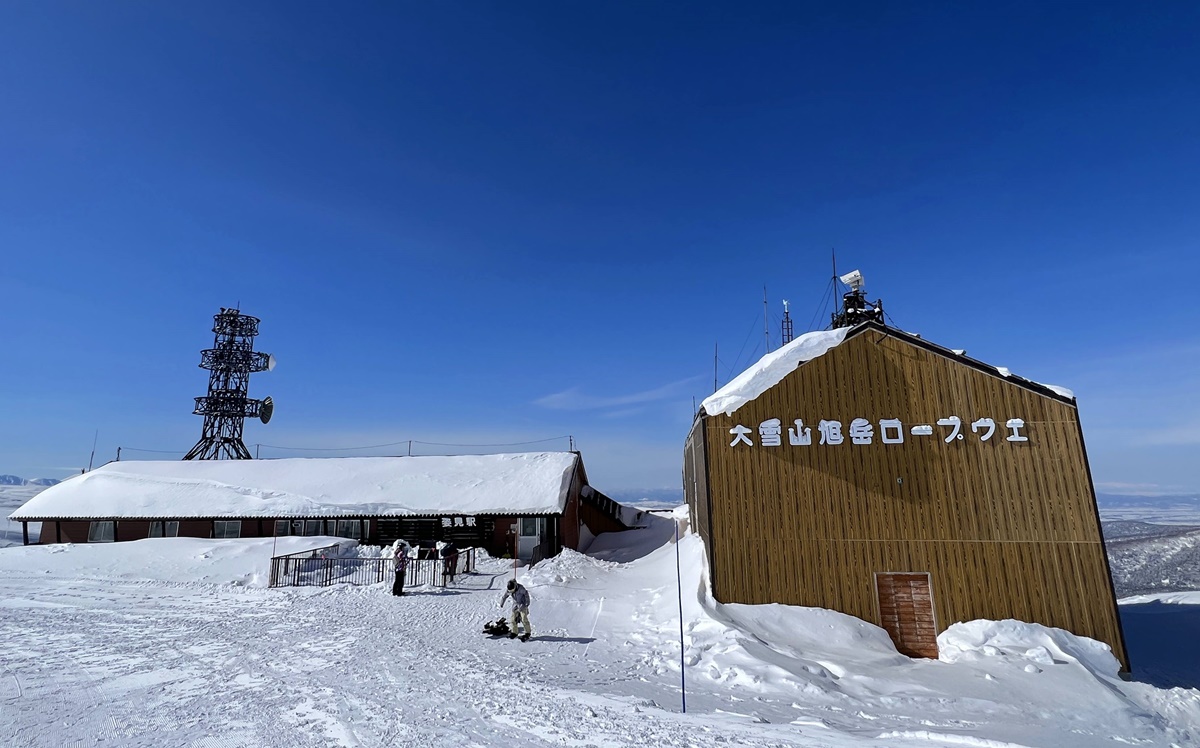 一步步接近北海道的最高點，正式邁入眾神遊樂園的大雪山國立公園｜北海道大雪山旭岳（Mt. Asahidake）、冬天雪地健行與大雪山旭岳纜車一日紀行 @。CJ夫人。