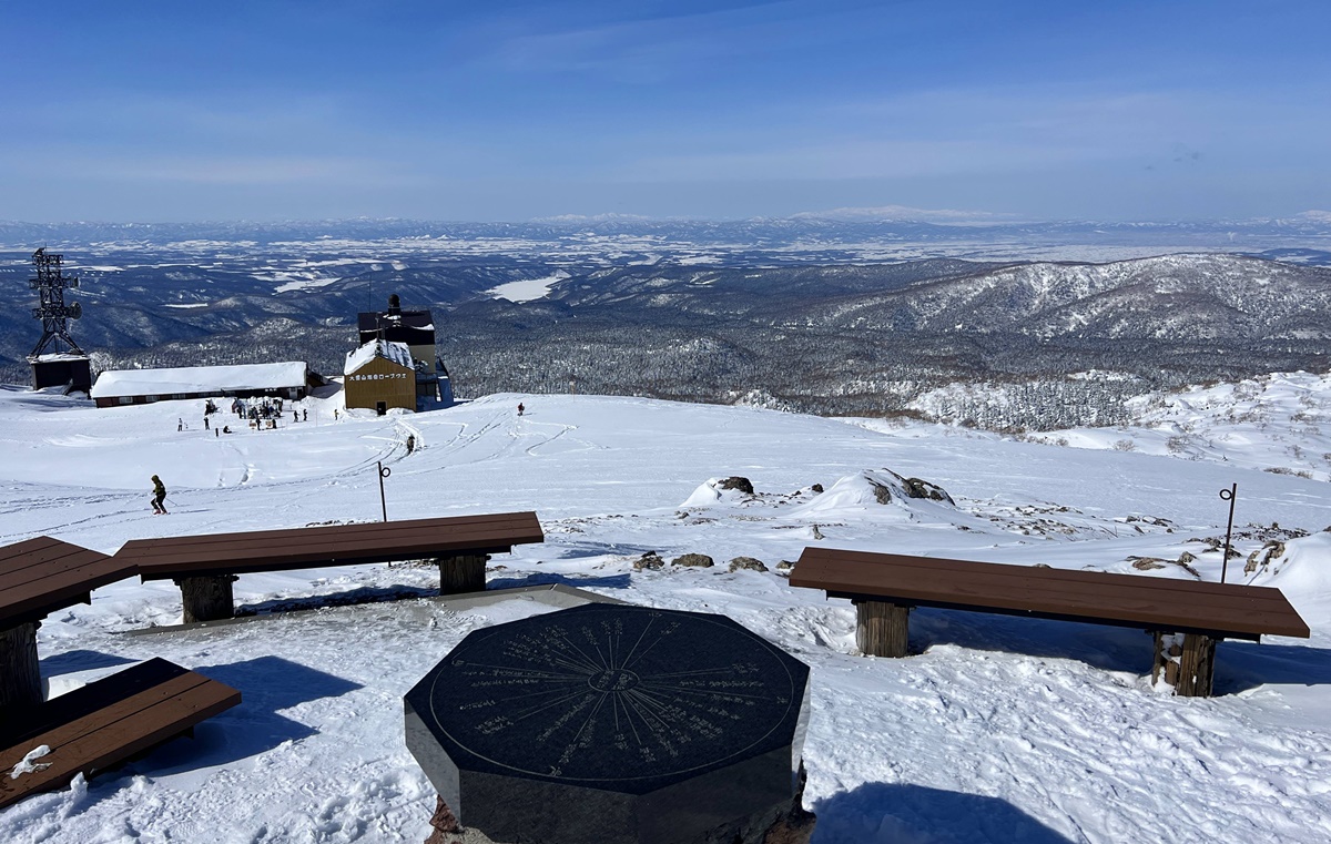 一步步接近北海道的最高點，正式邁入眾神遊樂園的大雪山國立公園｜北海道大雪山旭岳（Mt. Asahidake）、冬天雪地健行與大雪山旭岳纜車一日紀行 @。CJ夫人。