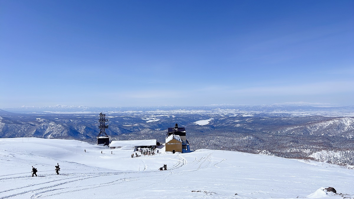 一步步接近北海道的最高點，正式邁入眾神遊樂園的大雪山國立公園｜北海道大雪山旭岳（Mt. Asahidake）、冬天雪地健行與大雪山旭岳纜車一日紀行 @。CJ夫人。