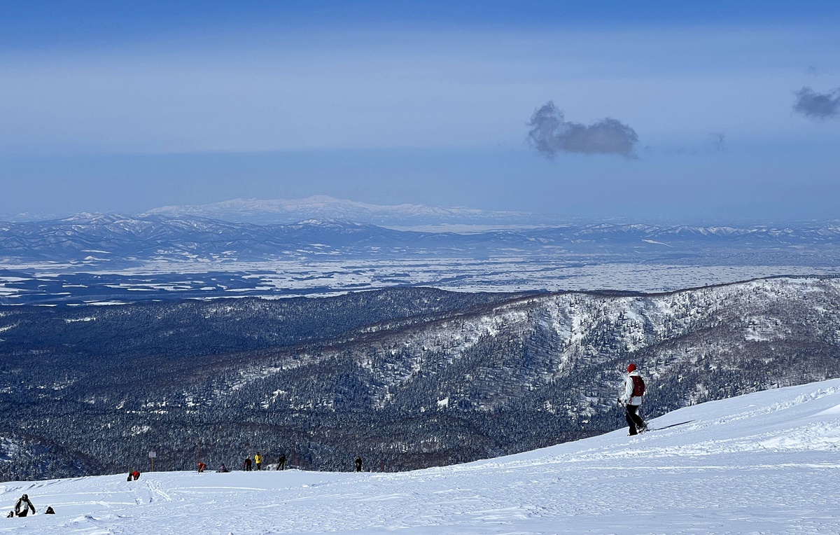 一步步接近北海道的最高點，正式邁入眾神遊樂園的大雪山國立公園｜北海道大雪山旭岳（Mt. Asahidake）、冬天雪地健行與大雪山旭岳纜車一日紀行 @。CJ夫人。