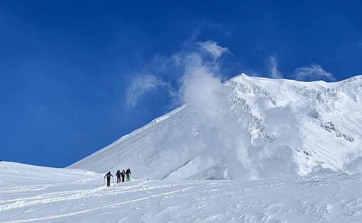 一步步接近北海道的最高點，正式邁入眾神遊樂園的大雪山國立公園｜北海道大雪山旭岳（Mt. Asahidake）、冬天雪地健行與大雪山旭岳纜車一日紀行 @。CJ夫人。