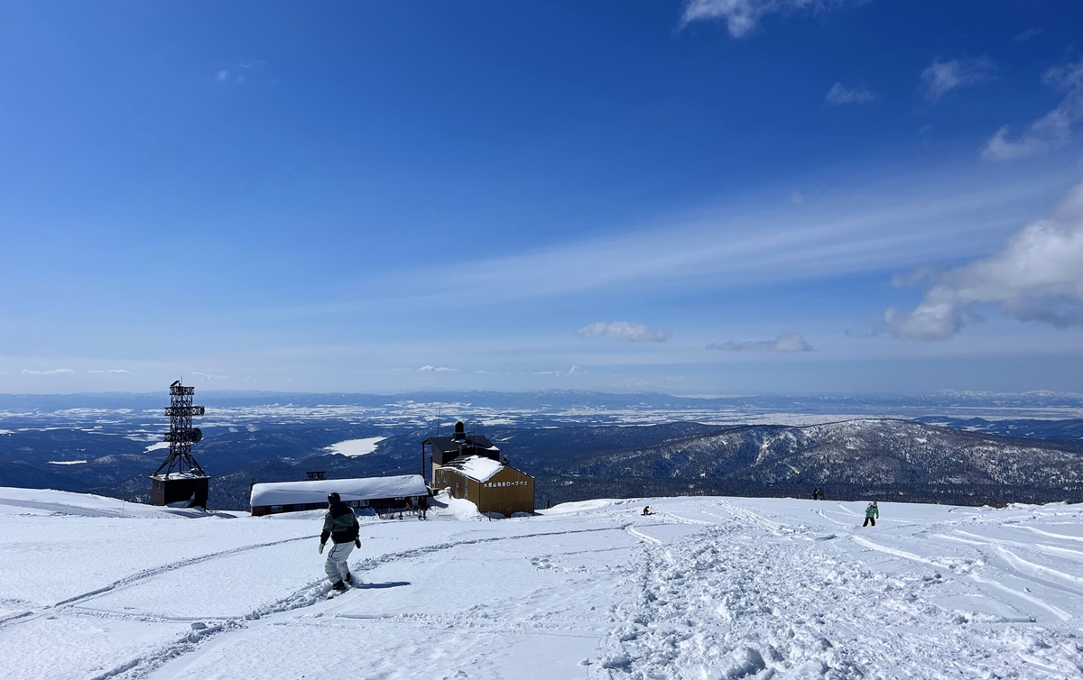 一步步接近北海道的最高點，正式邁入眾神遊樂園的大雪山國立公園｜北海道大雪山旭岳（Mt. Asahidake）、冬天雪地健行與大雪山旭岳纜車一日紀行 @。CJ夫人。