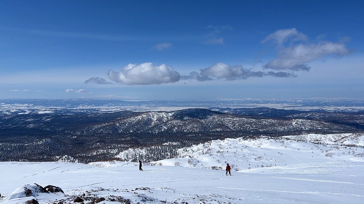 日本北海道滑雪城市，旭川市Asahikawa的霸氣宣言：讓每個人都能輕鬆抵達雪地，隨時展開冬季滑雪運動的一天！ @。CJ夫人。