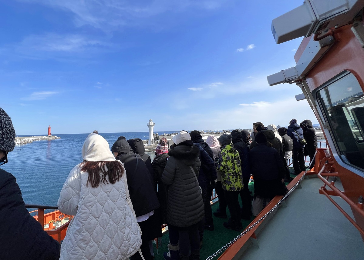 鄂霍次克海破冰航行初體驗！三月上旬的北海道紋別流冰所剩無幾，卻是顯極地風光可貴與可遇不可求｜北海道道東 紋別破冰觀光郵輪（Mombetsu Garinko-go） @。CJ夫人。