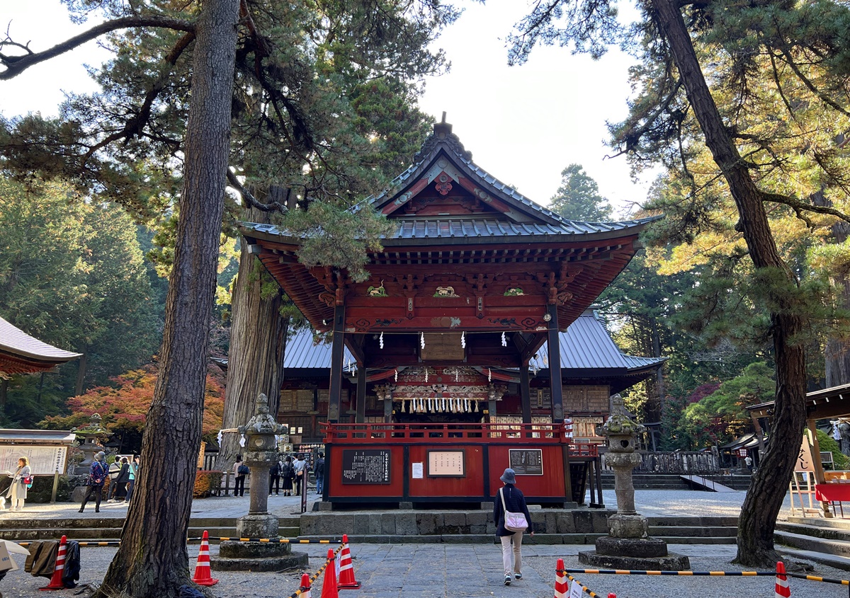 當自然與信仰連結在一起，富士山山麓下的千年森林與登山者祈福神社｜日本山梨縣富士吉田市 北口本宮富士淺間神社 @。CJ夫人。