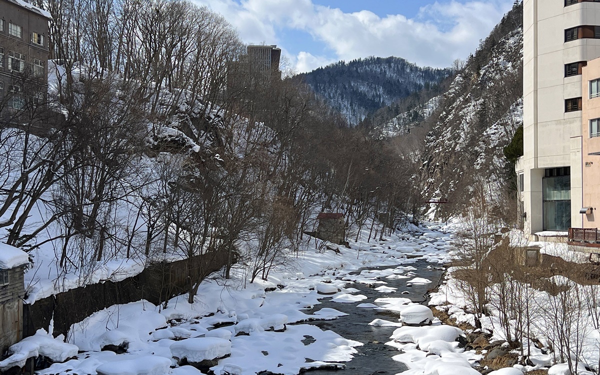 這才是定山溪溫泉鄉的古樸和美！北海道札幌僅一小時的定山溪溫泉療養一日遊｜溫暖之宿古川（ぬくもりの宿 ふる川）日歸溫泉交通套票 @。CJ夫人。