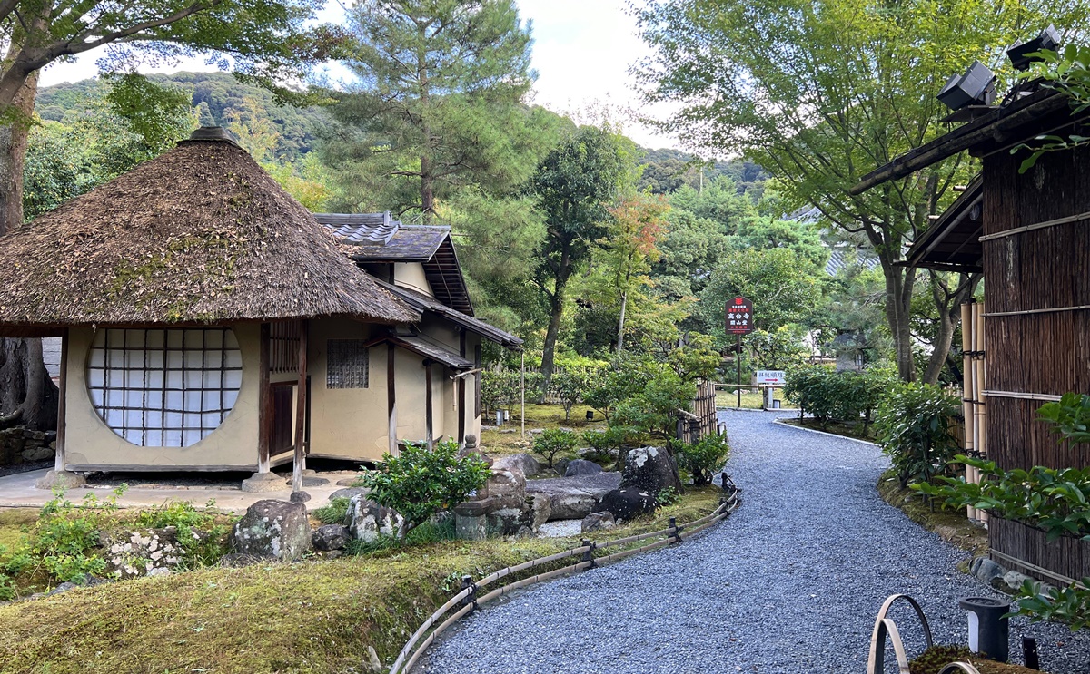 寄情於書畫與山水之間的幽靜佛寺，屬於豐臣秀吉夫人寧寧與豐臣秀吉愛的寺院｜京都東山區高台寺 @。CJ夫人。