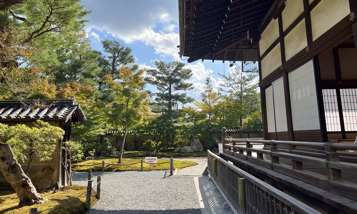 寄情於書畫與山水之間的幽靜佛寺，屬於豐臣秀吉夫人寧寧與豐臣秀吉愛的寺院｜京都東山區高台寺 @。CJ夫人。