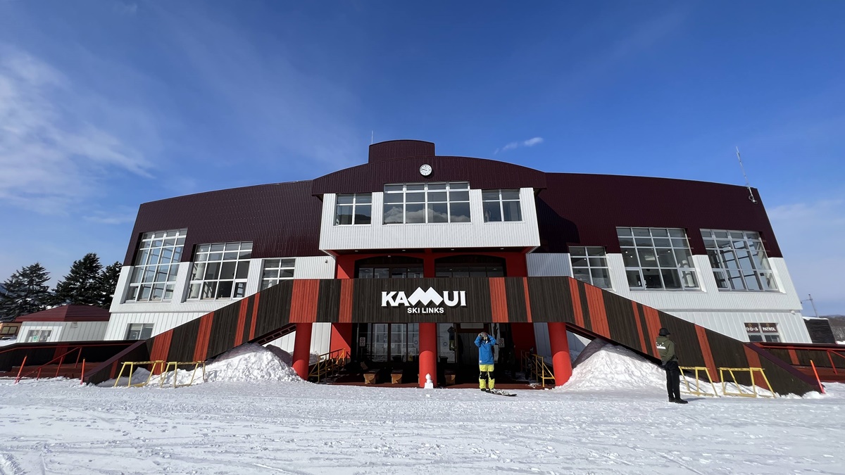 日本北海道旭川神居滑雪場（Kamui Ski Links）自助滑雪攻略！北海道自助滑雪者的必推聖地，長距離、連續彎道、未壓雪樹林區你都找得到！ @。CJ夫人。