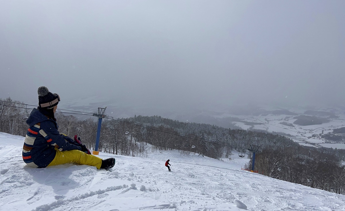 日本北海道旭川神居滑雪場（Kamui Ski Links）自助滑雪攻略！北海道自助滑雪者的必推聖地，長距離、連續彎道、未壓雪樹林區你都找得到！ @。CJ夫人。