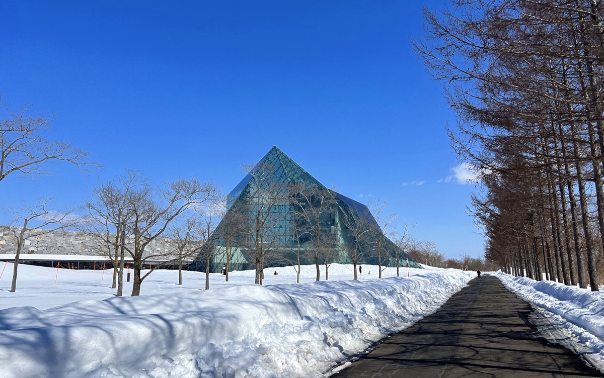 因雪而繁盛！札幌是一座屬於白色童話的北國城市，北海道自助旅行千萬別錯過日本冬日最美公園、大學、神宮、展望台、動物園！ @。CJ夫人。