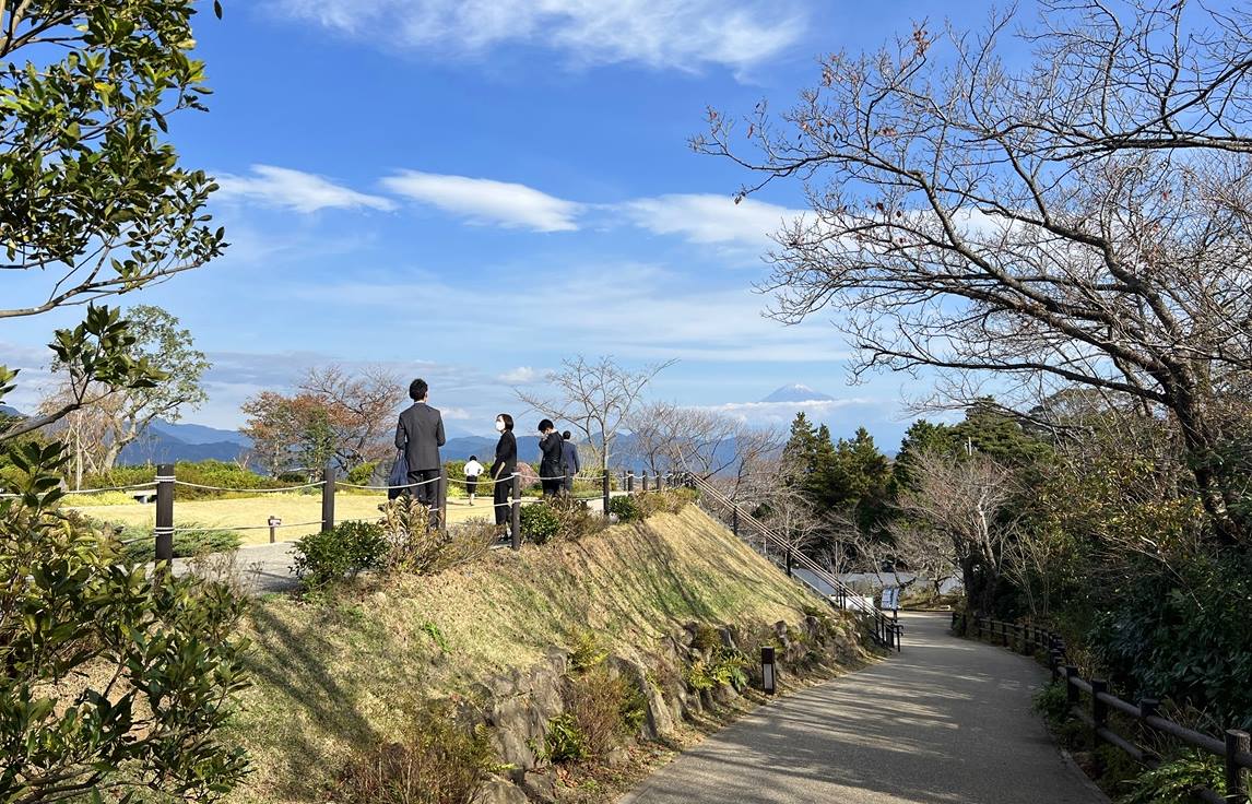 一個讓富士山與大海對話的城市，靜岡坐擁與海相伴的富士山日常風光！靜岡無料景點 日本平夢迴廊展望露台（日本平夢テラス） @。CJ夫人。