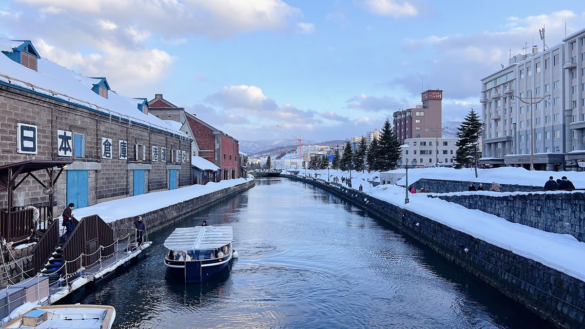 冬日白雪覆蓋的北海道大地，純淨、唯美、魔幻、還很歡樂！2025日本北海道札幌7日自由行賞雪攻略，另外推薦餐廳與周邊滑雪場順遊行程！ @。CJ夫人。