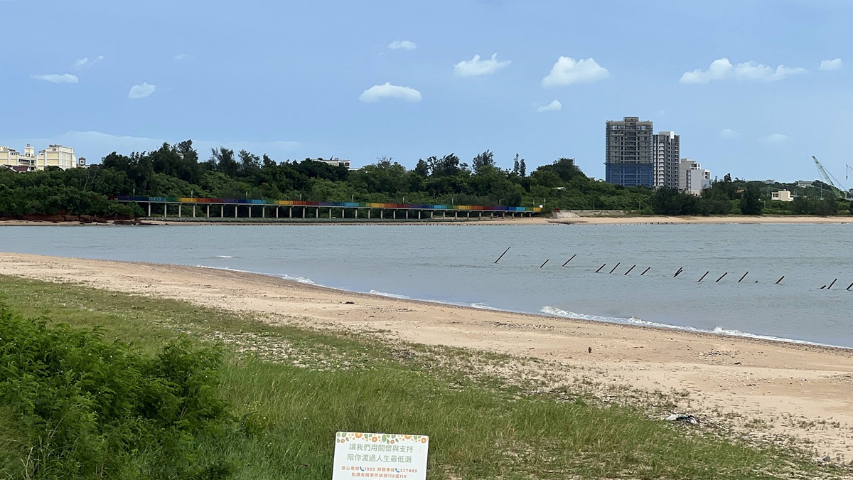 後戰地歲月的金門人生活，碉堡、砲彈和坑道，與重生之後的咖啡、文創和音樂節，以歲月靜美之名重新定義和平、安居與樂業 @。CJ夫人。