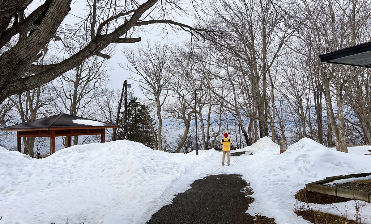 北海道最安靜的冬日一隅，靜得都能聽見冰濤融化的聲音。冬季日本北海道支笏湖一日遊行程安排，僅獻給喜愛小眾漫遊的旅行者。 @。CJ夫人。