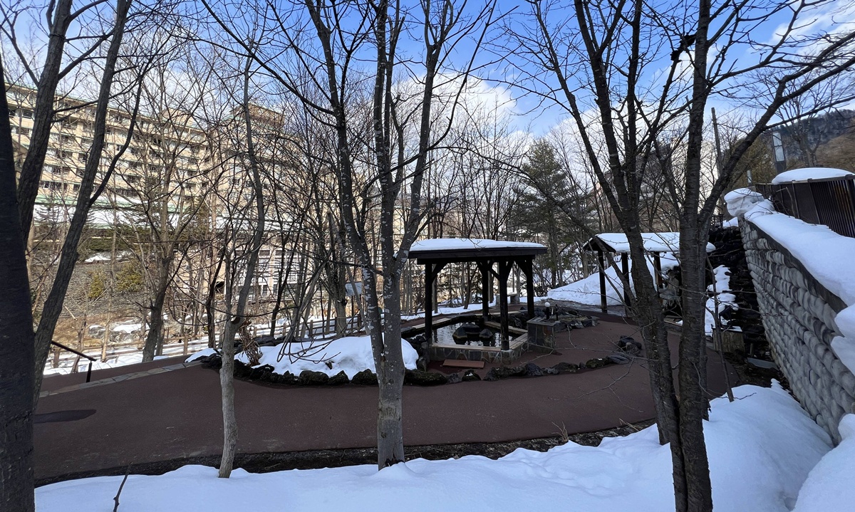 在城市與山林的交界處，不是觀光，是療癒！日本北海道定山溪的冬日一日泡湯提案：足湯、手湯、日歸溫泉 @。CJ夫人。