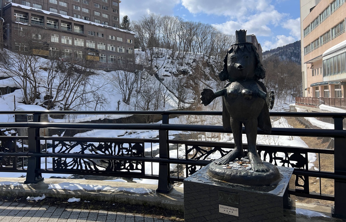 在城市與山林的交界處，不是觀光，是療癒！日本北海道定山溪的冬日一日泡湯提案：足湯、手湯、日歸溫泉 @。CJ夫人。