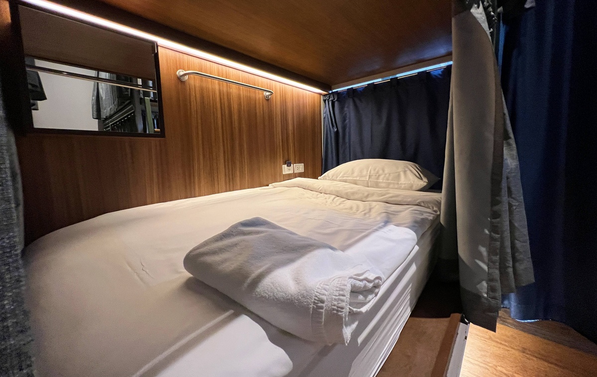 清邁老城裡的背包客棧卻像私人劇院，蘭納 × 殖民風格，低調優雅一晚只要台幣345元｜泰國清邁背包客棧住宿推薦 Khunluang Hostel @。CJ夫人。