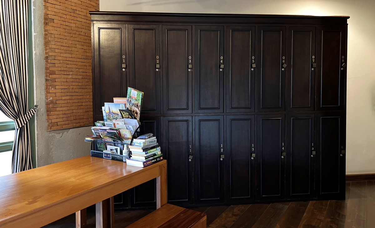 清邁老城裡的背包客棧卻像私人劇院，蘭納 × 殖民風格，低調優雅一晚只要台幣345元｜泰國清邁背包客棧住宿推薦 Khunluang Hostel @。CJ夫人。