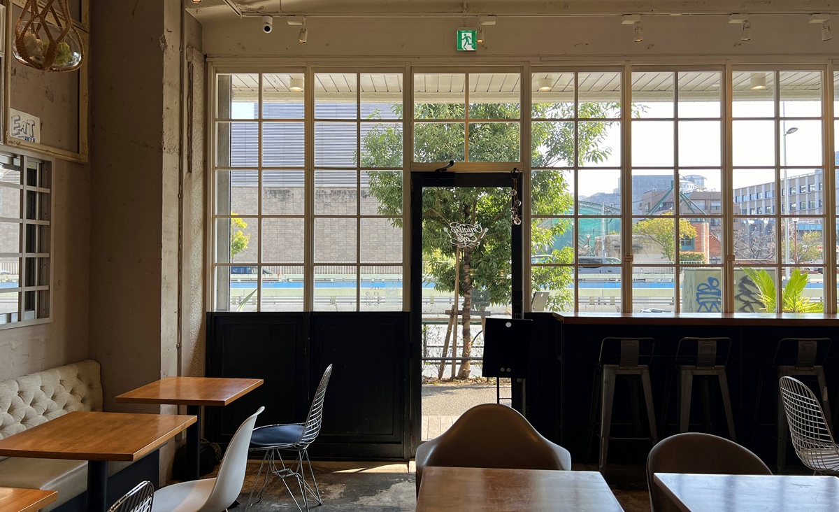 用一顆飯糰的高級感，再次喜歡上靜巷裡的恬淡生活｜東京中目黑飯糰專賣店 Onigily Cafe Nakameguro Shop與600日圓朝食飯糰套餐 @。CJ夫人。