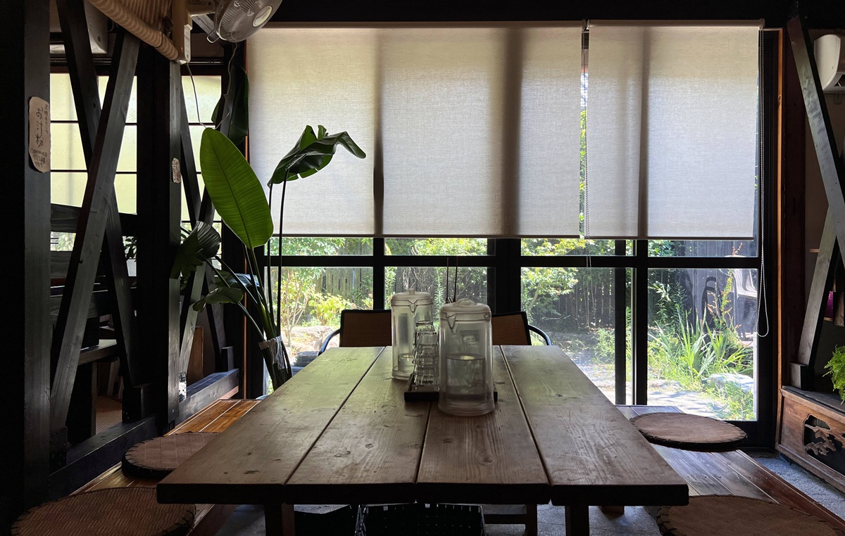 直島的慢食體驗！一個讓人坐在古民家、吃回自然、在直島找到慢下來節奏的古樸食堂｜日本瀨戶內海直島本村地區 玄米心食 @。CJ夫人。