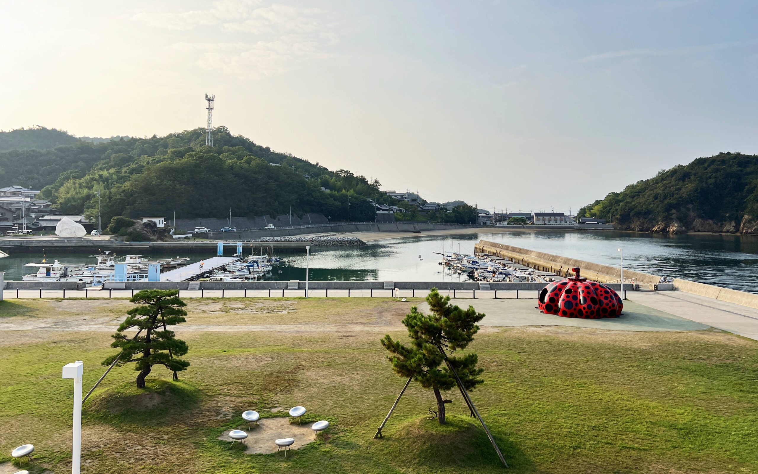 2025瀨戶內國際藝術祭！推薦藝術祭期間到瀨戶內海旅行的 9 個理由：最關鍵的是跳島自由行的渡輪、高速船、巴士、餐廳都營業了 @。CJ夫人。