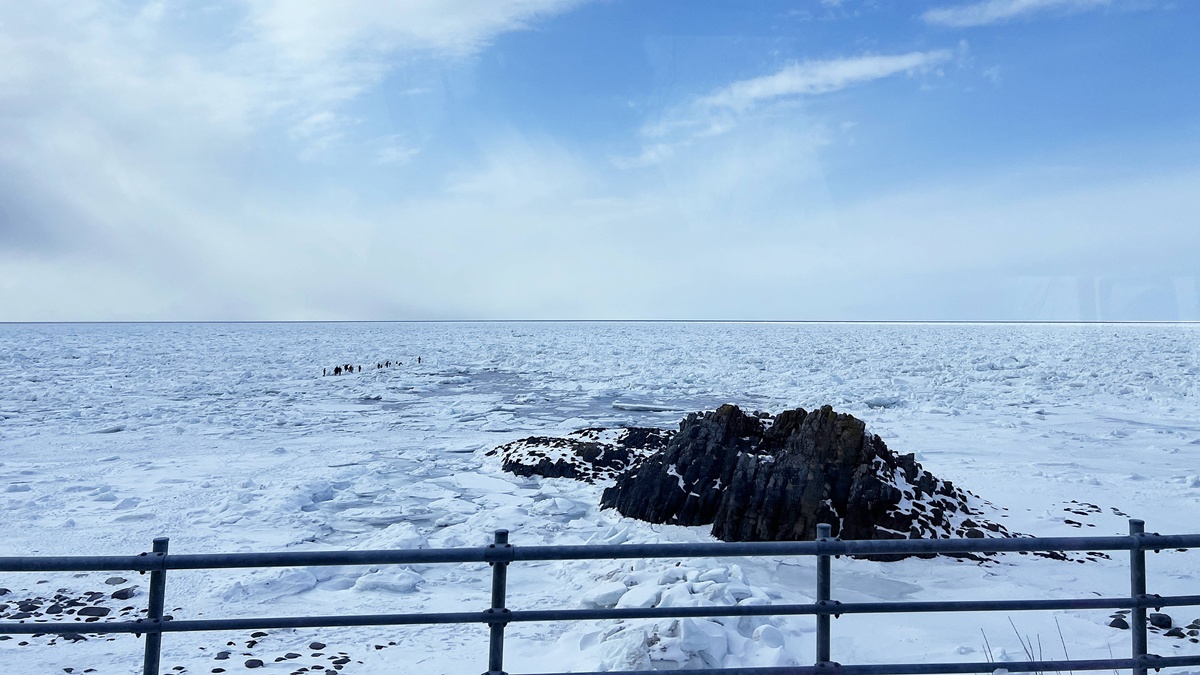 當世界盡頭成為眼前景象！7種讓人愛上北海道知床半島的極地極寒玩法：雪地健行、流冰漫步、北國美食、溫泉到星空觀測 @。CJ夫人。