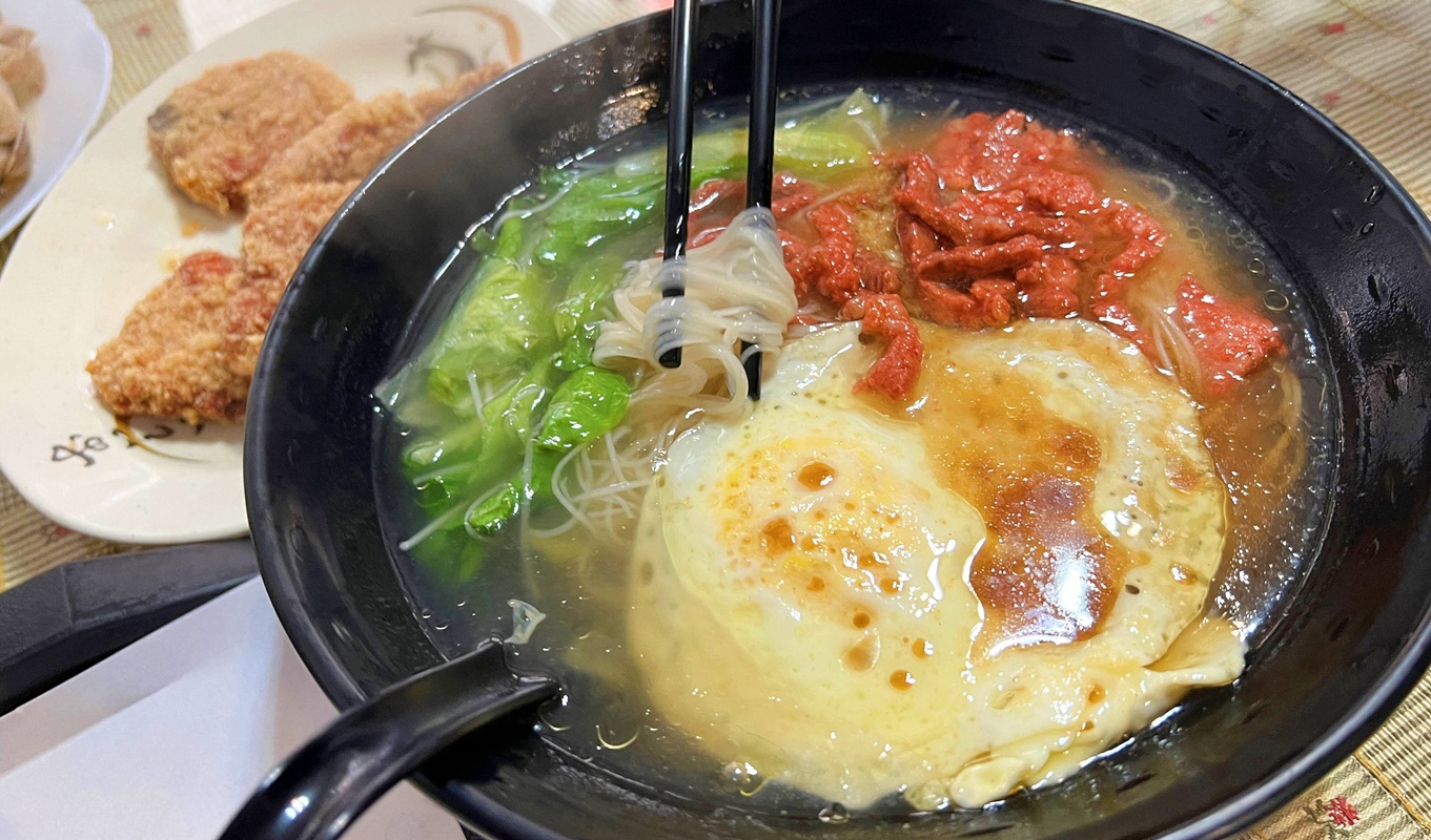 在邊境海風裡生存的遺世島嶼：馬祖莒光島！絕不錯過的是西莒方塊海、東莒燈塔，還有離離離島的傳統聚落與神祕小海灣 @。CJ夫人。