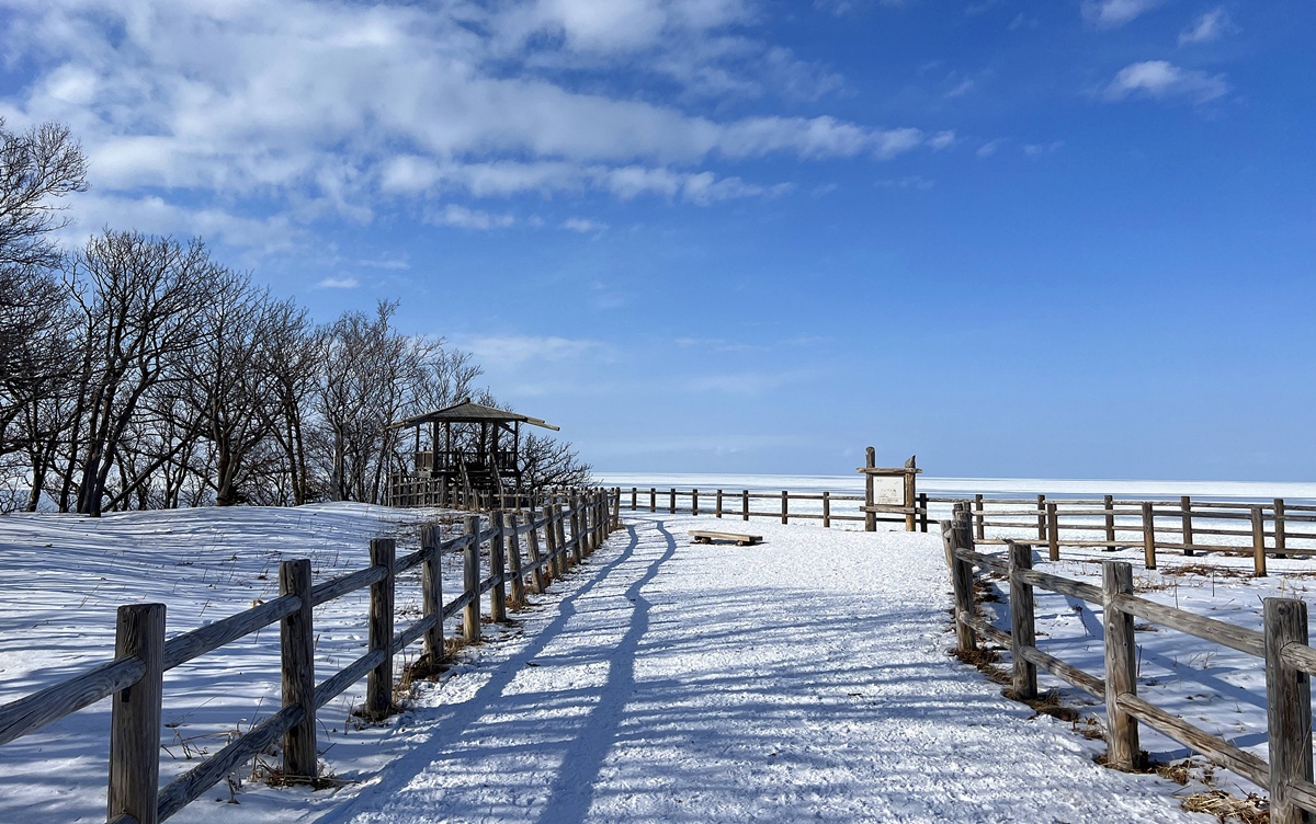 當世界盡頭成為眼前景象！7種讓人愛上北海道知床半島的極地極寒玩法：雪地健行、流冰漫步、北國美食、溫泉到星空觀測 @。CJ夫人。