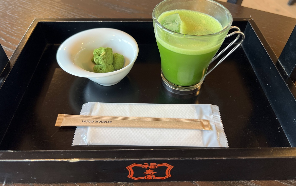 清澈宇治川、宇治青翠山脈與一杯宇治茶的時光！從產地到餐桌的宇治抹茶文化體驗所｜京都宇治抹茶推薦 福寿園宇治茶亭與福壽園宇治茶工房 @。CJ夫人。