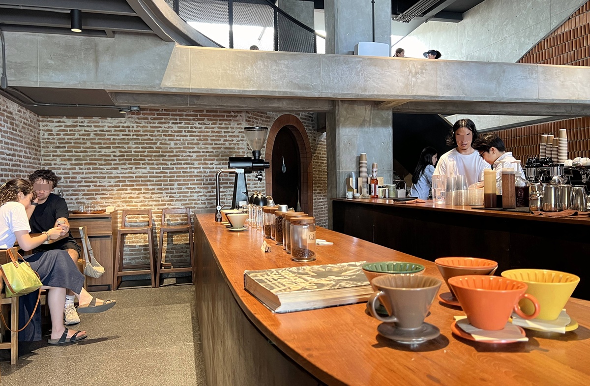 跟著數位游牧工作者前進清邁古城,喝一杯泰北山區生產的世界上最好的咖啡|泰國清邁精品咖啡推薦 Akha Ama Coffee La Fattoria @。CJ夫人。 跟著數位游牧工作者前進清邁古城,喝一杯泰北山區生產的世界上最好的咖啡|泰國清邁精品咖啡推薦 Akha Ama Coffee La Fattoria @。CJ夫人。