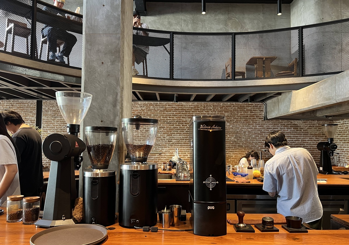 跟著數位游牧工作者前進清邁古城,喝一杯泰北山區生產的世界上最好的咖啡|泰國清邁精品咖啡推薦 Akha Ama Coffee La Fattoria @。CJ夫人。 跟著數位游牧工作者前進清邁古城,喝一杯泰北山區生產的世界上最好的咖啡|泰國清邁精品咖啡推薦 Akha Ama Coffee La Fattoria @。CJ夫人。