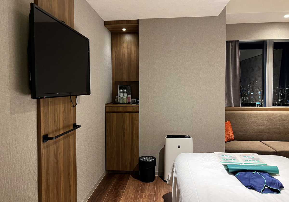 西日本自助旅行的中心據點!日本商務客與內行旅行者都喜歡下榻的新大阪|關西大阪質感住宿推薦 唐草鼎盛飯店 新大阪塔/karaksa hotel grande 新大阪Tower 23樓高樓層雙人房 @。CJ夫人。 西日本自助旅行的中心據點!日本商務客與內行旅行者都喜歡下榻的新大阪|關西大阪質感住宿推薦 唐草鼎盛飯店 新大阪塔/karaksa hotel grande 新大阪Tower 23樓高樓層雙人房 @。CJ夫人。