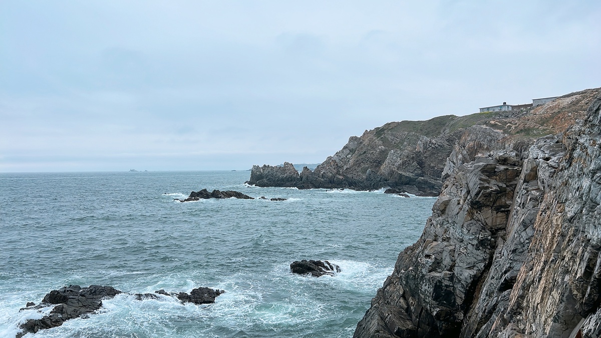 在邊境海風裡生存的遺世島嶼：馬祖莒光島！絕不錯過的是西莒方塊海、東莒燈塔，還有離離離島的傳統聚落與神祕小海灣 @。CJ夫人。