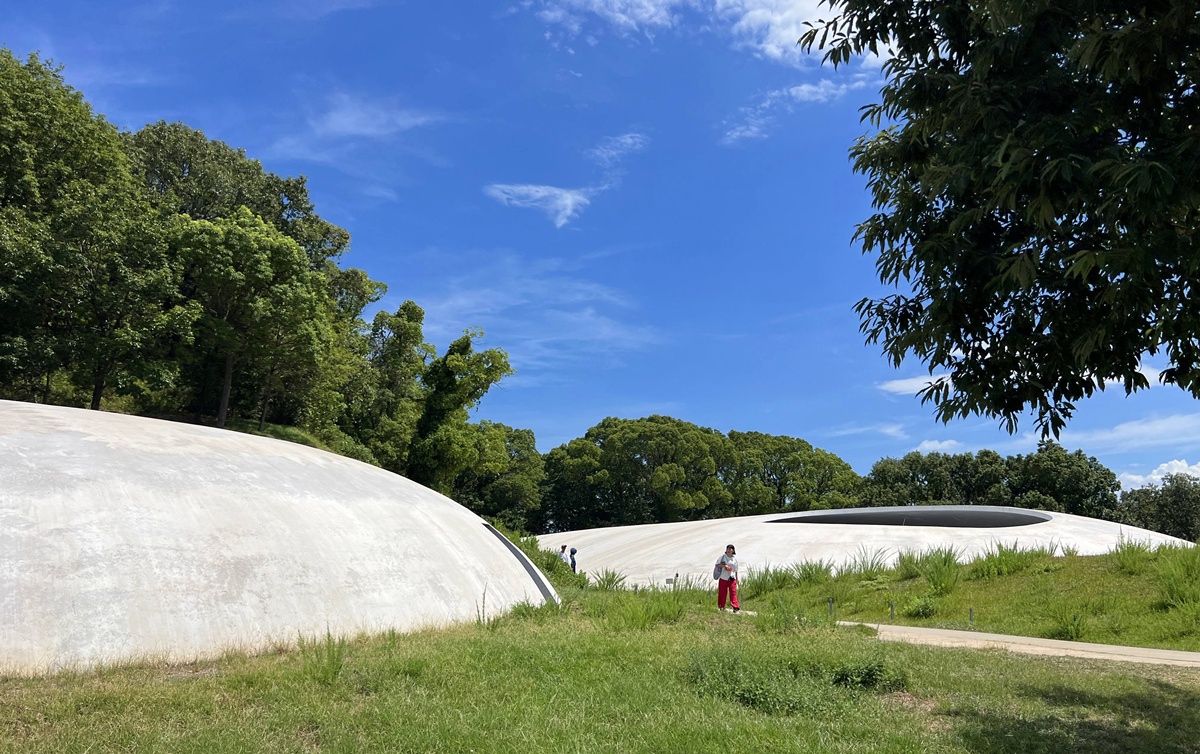在無物之中，看見世界最豐盈的模樣！千萬別錯過一場與自然共呼吸的藝術時刻｜日本瀨戶內海跳島自由行 豐島美術館 @。CJ夫人。