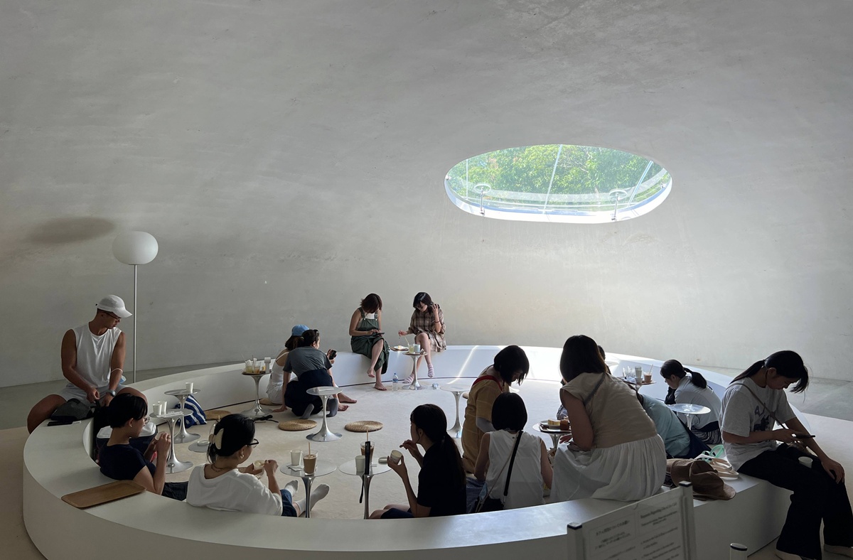 在無物之中，看見世界最豐盈的模樣！千萬別錯過一場與自然共呼吸的藝術時刻｜日本瀨戶內海跳島自由行 豐島美術館 @。CJ夫人。