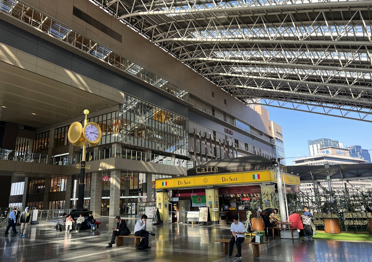 看來，梅田是大阪自由行的大魔王了！終於來到全大阪（全日本）交通轉乘最容易迷路的梅田車站，想順利找到出口快收藏起來！ @。CJ夫人。